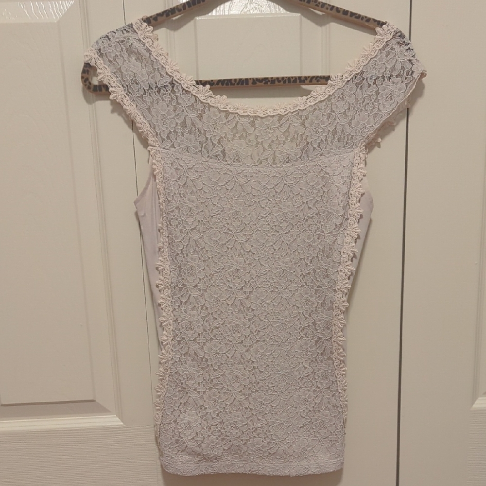 Express Cream Lace Short Sleeve Blouse